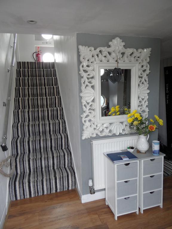 Bed and Breakfast Houseboat Harbourside View Newport  Esterno foto