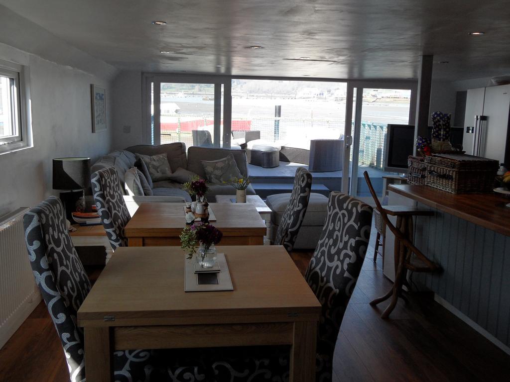 Bed and Breakfast Houseboat Harbourside View Newport  Esterno foto