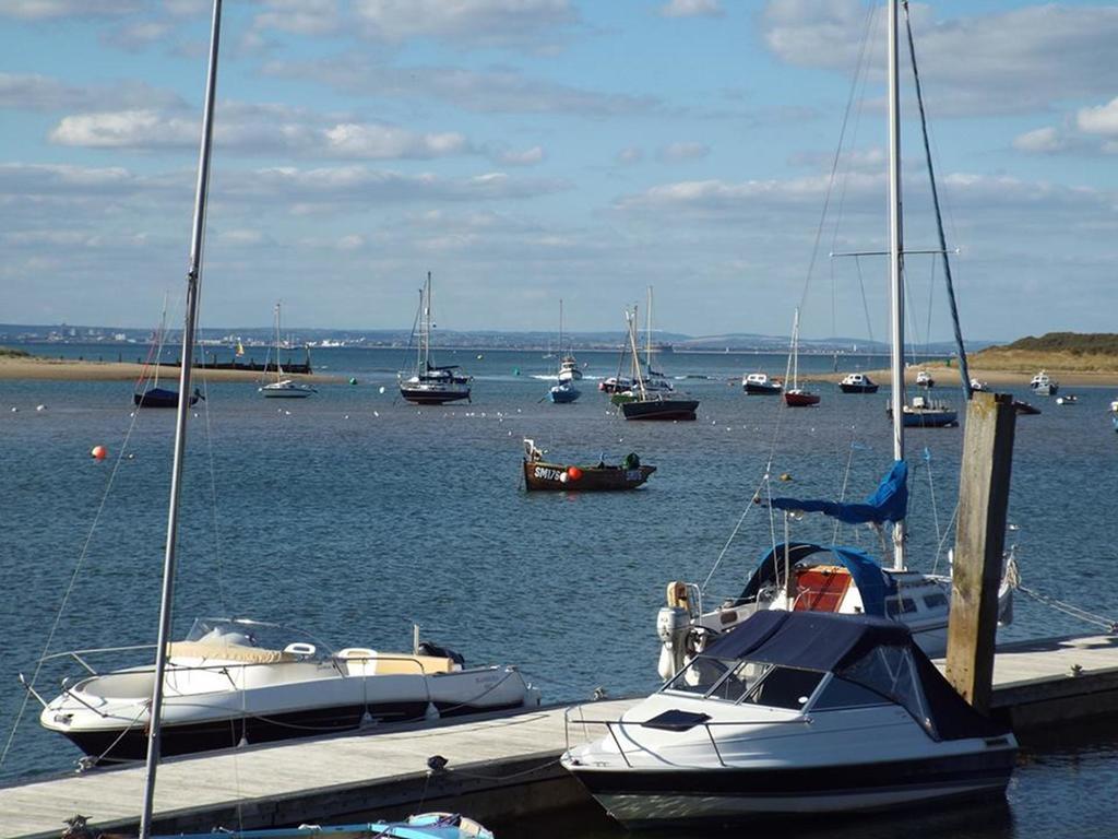 Bed and Breakfast Houseboat Harbourside View Newport  Esterno foto